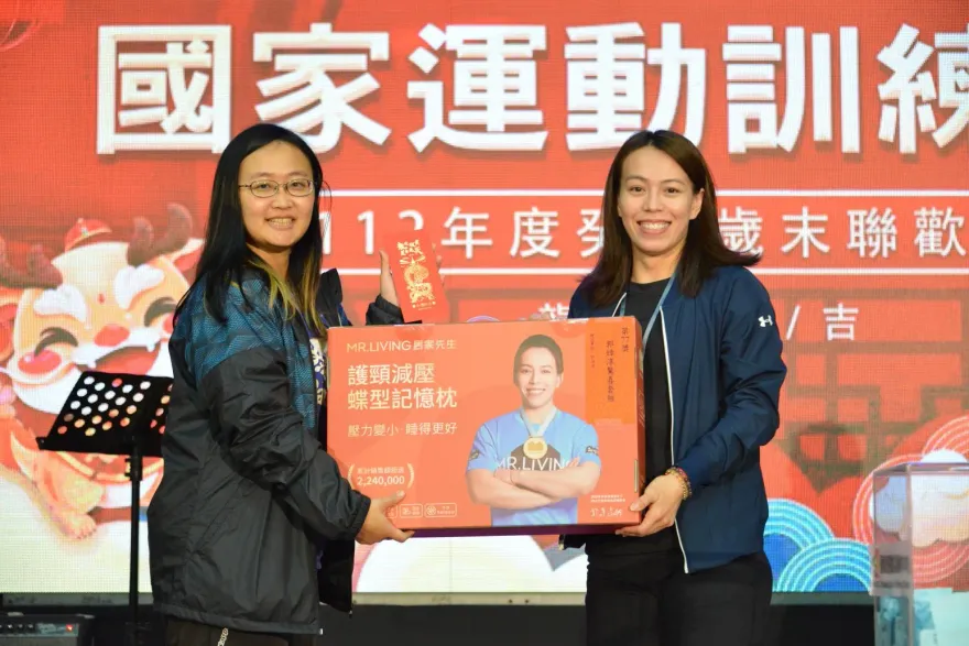 國訓尾牙熱鬧登場迎龍年！董事郭婞淳加碼現場超嗨