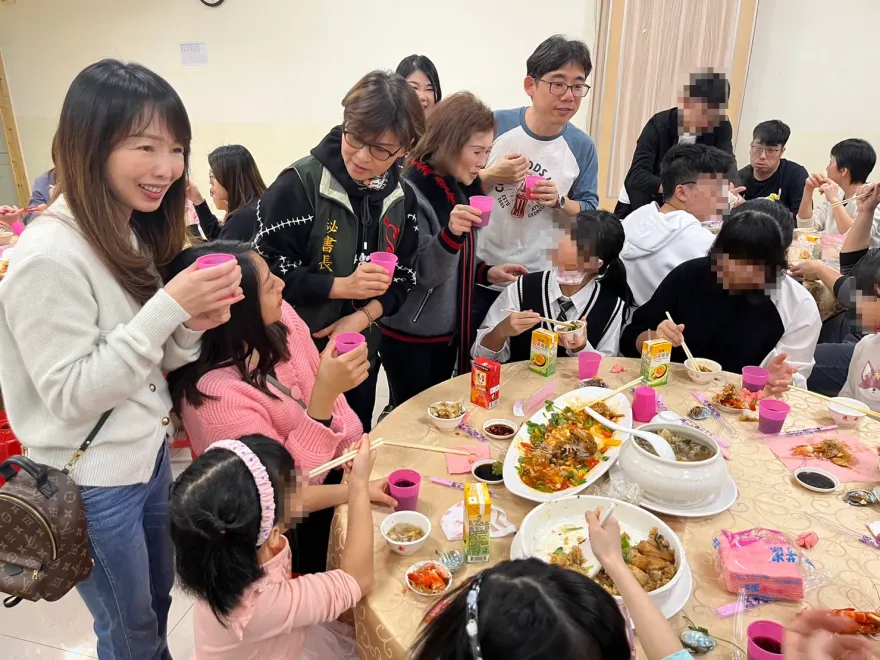 讓小朋友過個好年！蓮馨慈善公益會推「兒童幸福圍爐活動」　給弱勢兒童感受過年氣氛