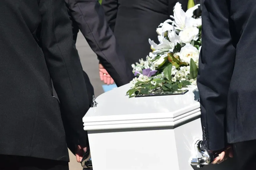 整個家4代女同堂！家中男丁接連病逝　96歲曾祖母淚送黑髮人：怎麼叫都醒不來