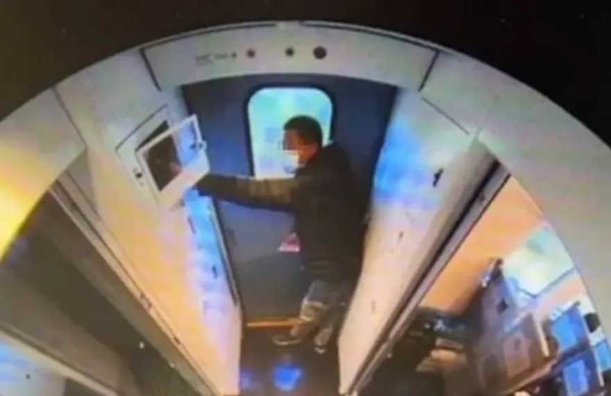 旅客手賤拉「車長閥」！害新自強號突煞停　台鐵已報案