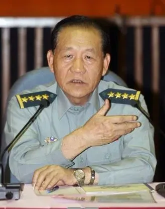 上校竟當眾對「四星上將」霍守業拍桌　軍方內部譁然：不可思議！