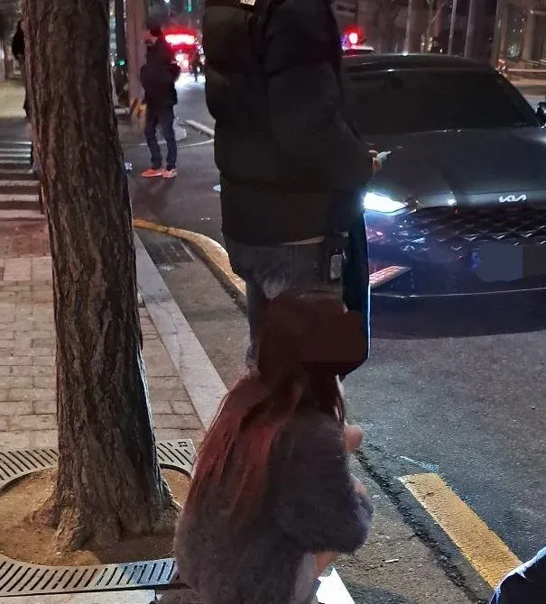 女子酒駕上路撞死機車騎士　第一時間不救人竟抱著狗袖手旁觀