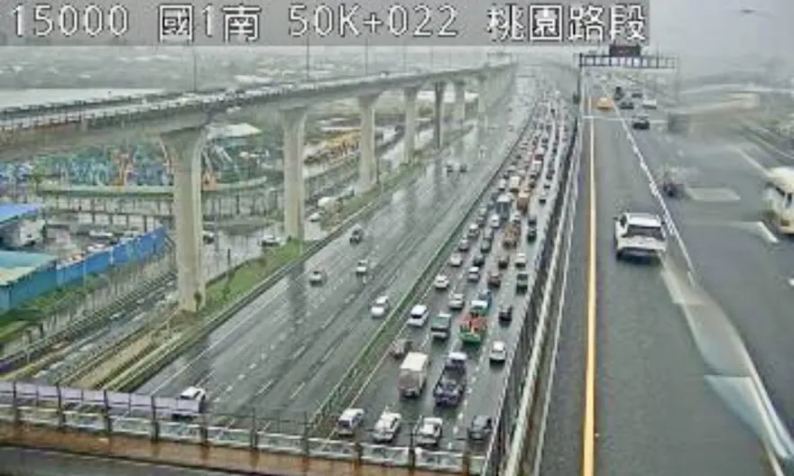 快訊/國道1號五楊高架車禍　4車連環撞嚴重回堵車速剩20