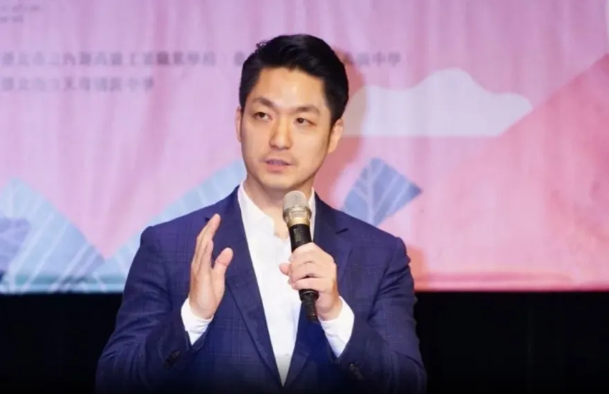 深坑大火臭味飄雙北　蔣萬安怒了！市府會報裁示「該懲處就懲處」