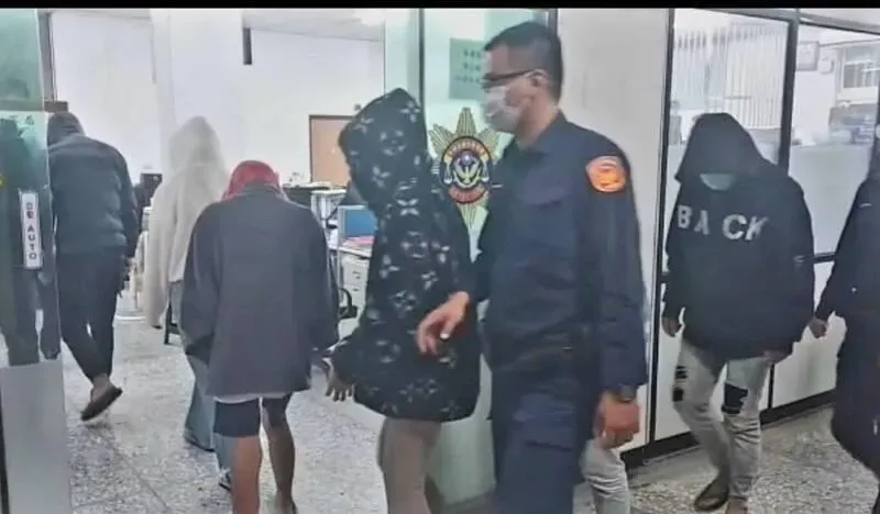 台南8+9欺凌身障女！ 拿滅火器囂張噴灑　警逮11人到案