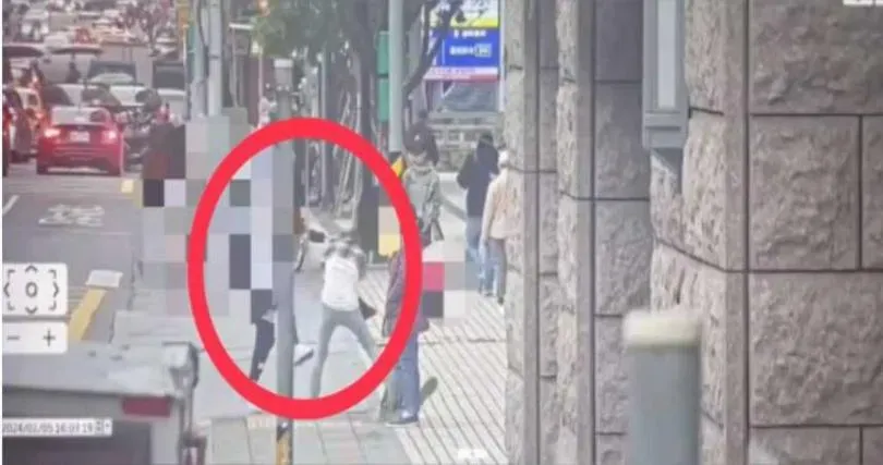 家門外埋伏假合照！黑衣惡男痛毆陳沂　資深媒體人：明顯預謀性針對