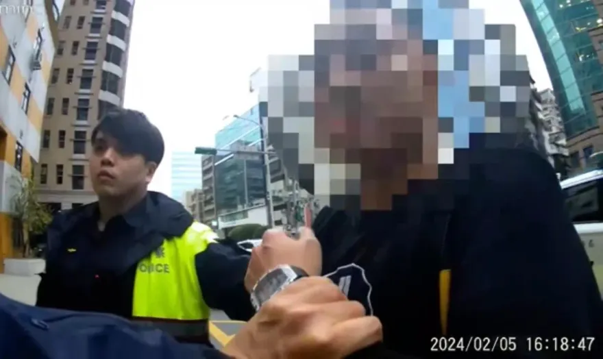 暴打陳沂「名牌男」90度鞠躬道歉　堅稱：背影像網婆打到名人也嚇到