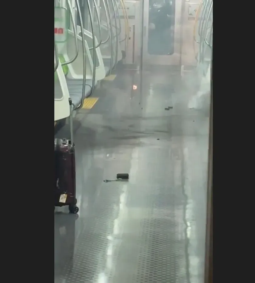 影/山手線池袋站電車「突冒濃煙」行動電源爆炸起火　8000名旅客受影響