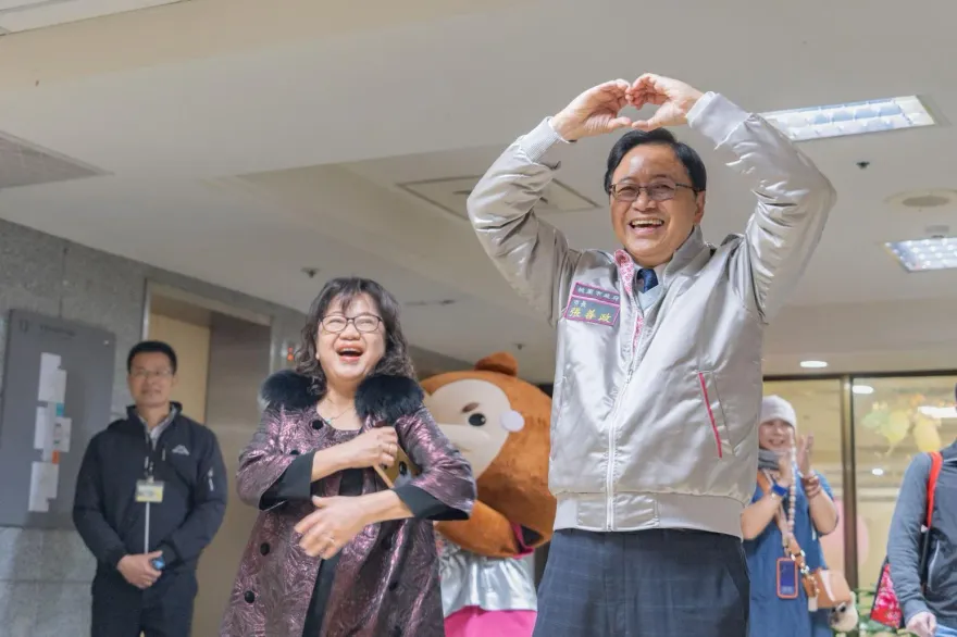 張善政初一上工了！參香發福袋「超狂鐵人行程」曝光