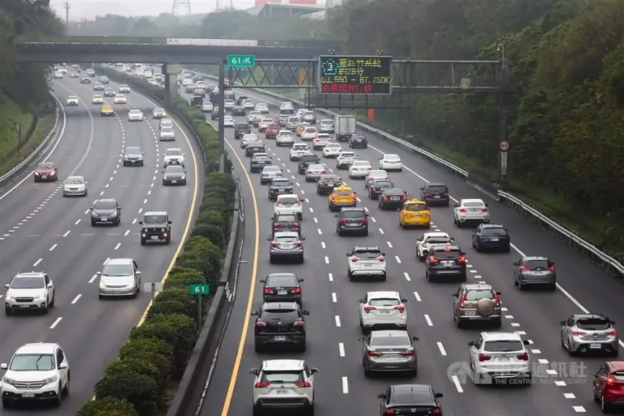 收假車潮湧現了！「14地雷路段」超塞快避開　高公局籲「盡早出發」