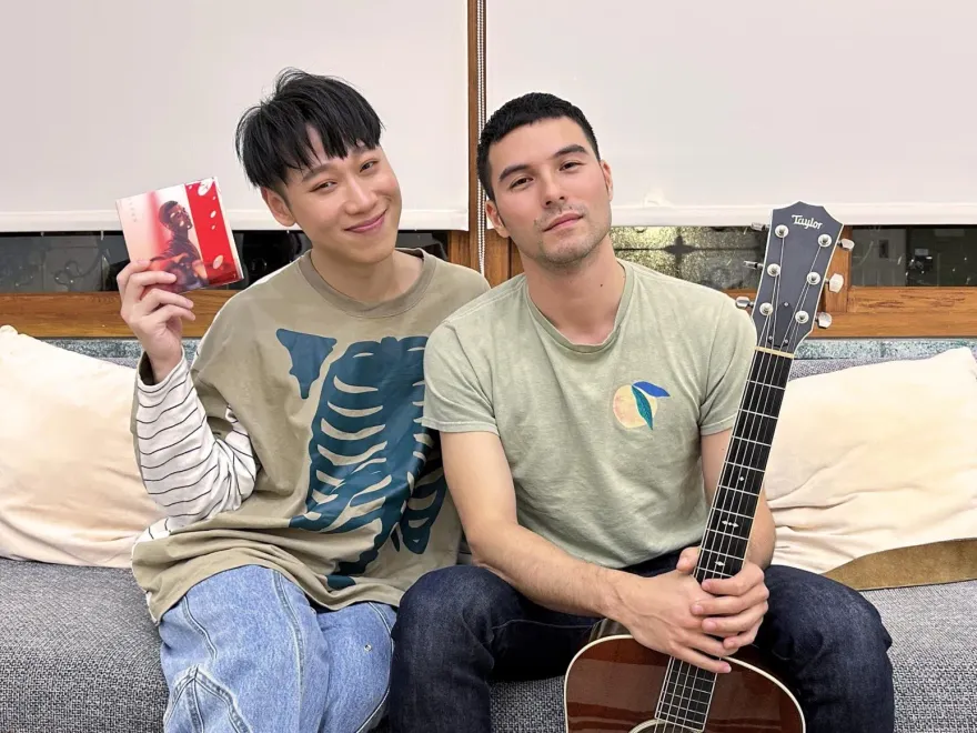 鳳小岳為癌末歌迷錄音打氣　自彈自唱〈給你〉坦言：心情複雜