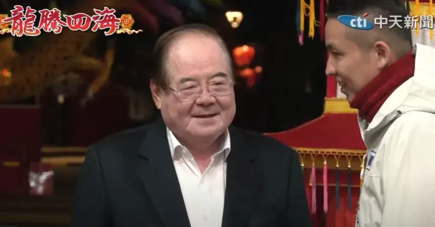 幕後/李乾龍看先嗇宮國運籤「心情差」　解籤專家：凶中帶吉