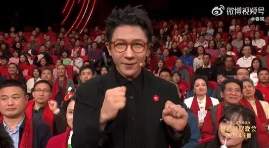 劉謙春晚魔術翻車爆「含淚離開」！沉默1天發聲了