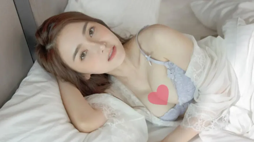 陳子玄新婚4個月僅穿內衣拜年！　躺床辣曬「超兇長輩」羞喊：誠意十足