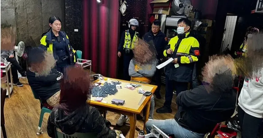 影/尾牙吃刈包，錢財滿錢包！三重45歲婦當莊家聚賭　被逮真會蓋