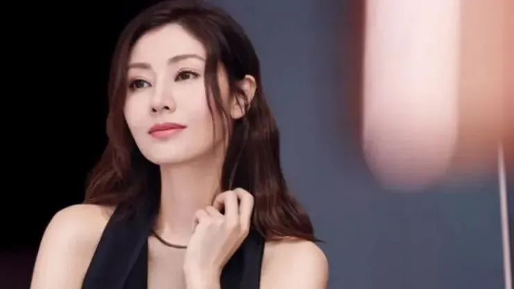 卑微家規被瘋傳！李嘉欣爆「被禁止回娘家過夜」　澄清：我公婆很新潮