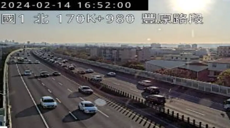 不斷更新/17:00湖口服務區雙向擠爆了！國1北上台中系統車速27公里