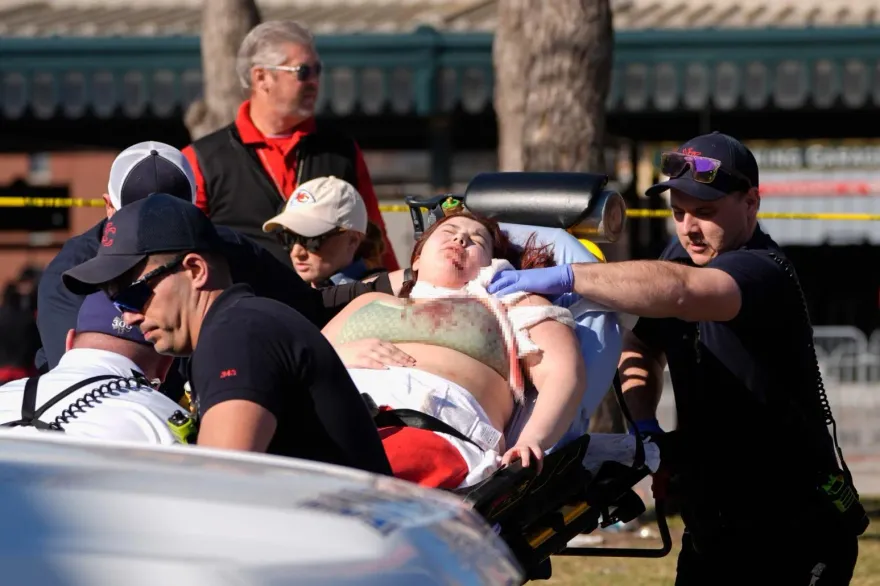 影/狂歡瞬間變調！超級盃封王遊行爆槍擊　致2死20多傷警逮3嫌