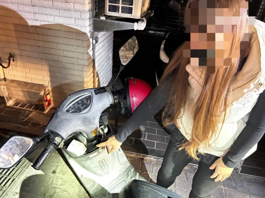 影/機車藏毒品辯稱是「面膜和保健食品」　台中女講話太ㄎㄧㄤ遭警識破