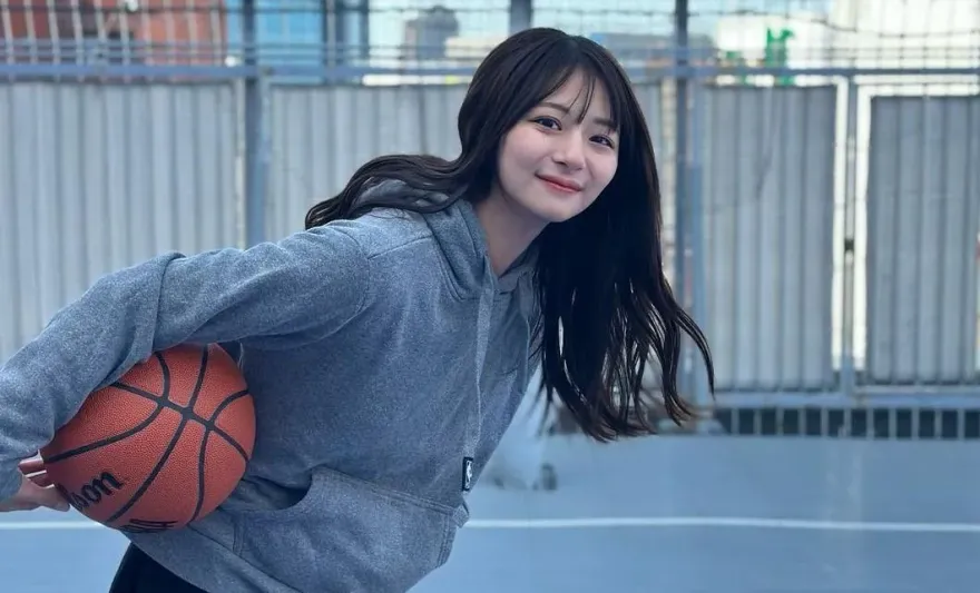 影/美到跨足演藝圈！日本籃球女神「穿比基尼抱籃球」　網暴動：好忌妒球