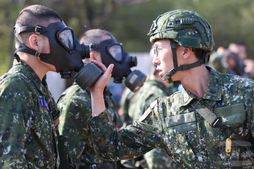 一年期義務役入伍訓　陸軍302旅新兵核生化訓練「很刺激」