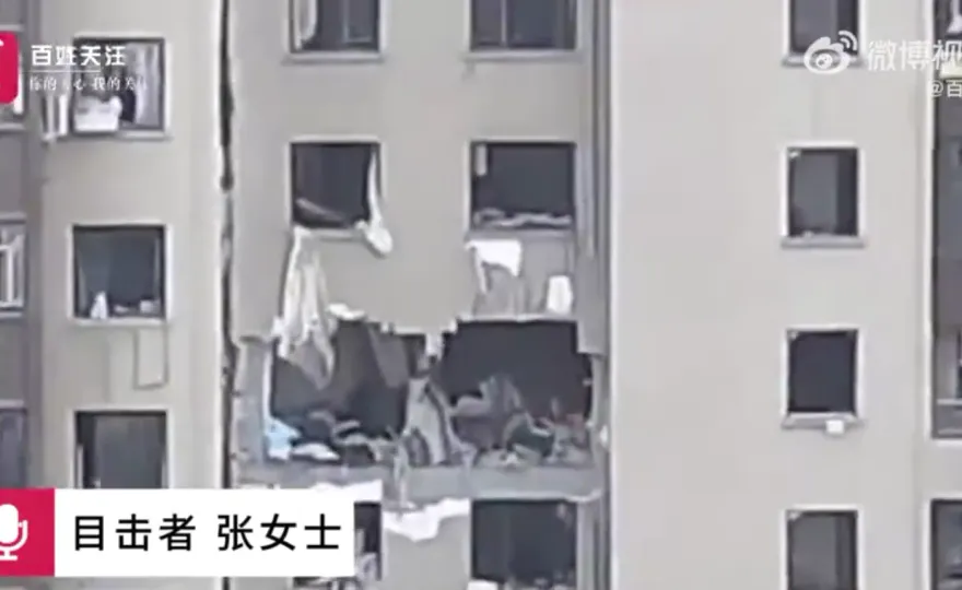 影/遼寧高樓住宅傳瓦斯氣爆！外牆「炸出巨洞」　玻璃噴飛濃煙竄天際