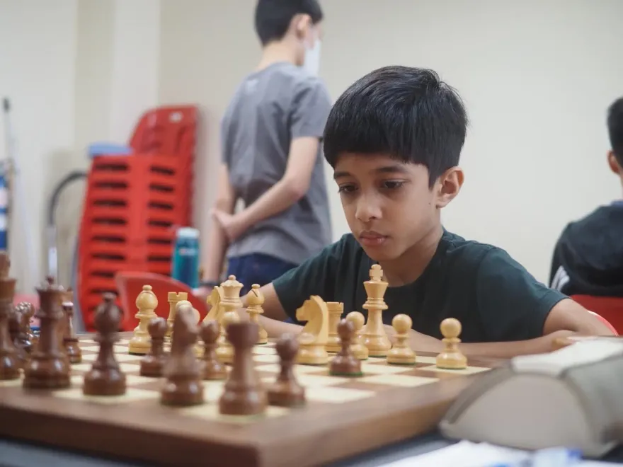刷新最年輕紀錄！印度8歲男童逆風翻盤　擊敗西洋棋特級大師