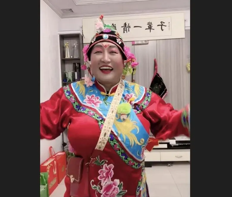 影/反串網紅春節表演後暴斃　家屬悲訴：遭遊客「大量灌酒」害命