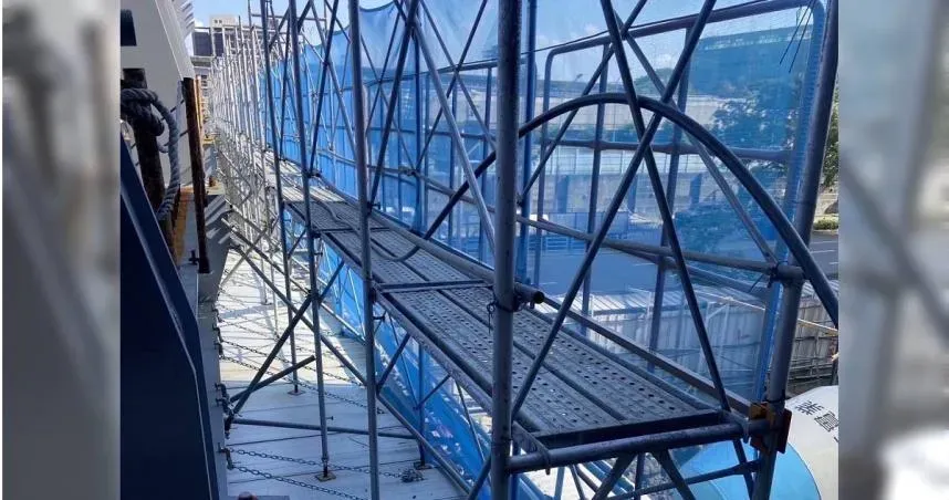 南港三井lalaport工地電纜遭竊！男攀3層樓高鷹架…疑缺錢買毒鋌而走險