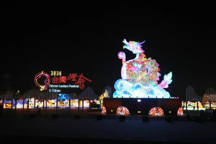 台灣燈會今晚啟燈！元宵節雙鐵加開班次備戰　預估湧百萬人潮