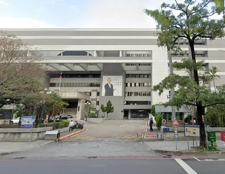 挪10億公款開豪車爽奢靡！台中銀董座王貴鋒、「超跑達人」羈押禁見