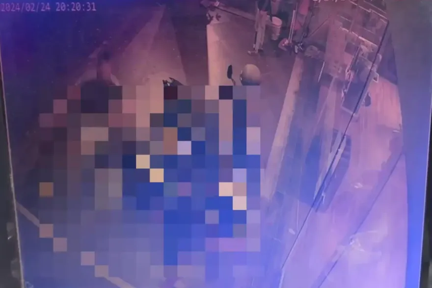 影/被按喇叭不爽怒嗆「叭X小」！高雄國中生遭5男持球棒暴打
