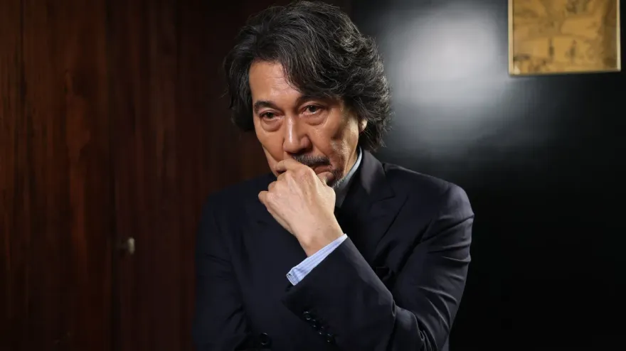 役所廣司為新片當廁所清潔工！　笑曝「很會折衛生紙」留1職業病