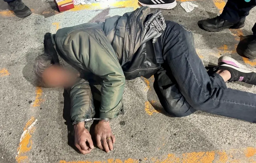 影/男子毒駕未禮讓行人拒撿逃逸　攜毒衝撞警車逃17公里終遭逮