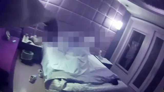 影/高雄警掃毒活逮男藥腳、女藥頭摩鐵開房間「交易」　還都是通緝犯