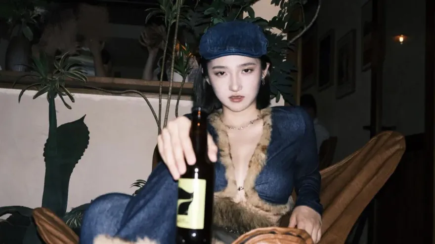 影/正妹網紅赴泰玩滑翔翼「4層高」失速墜落　左小腿骨折縫合超過20針