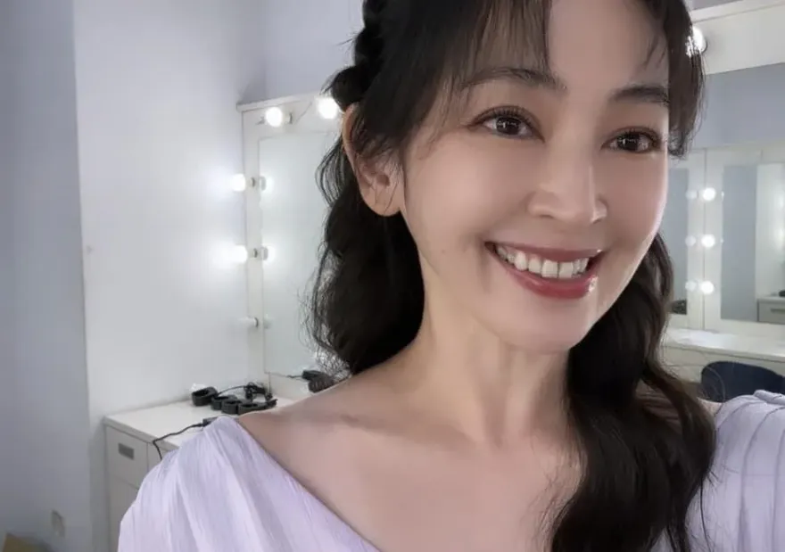 交往19年！蔡燦得驚傳分手導演男友　經紀人證實：她一切都很好