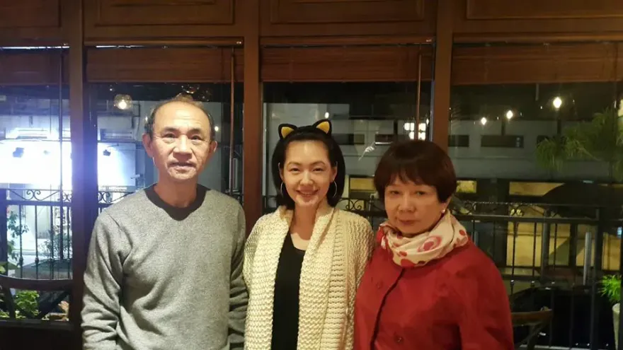 公公許慶祥心肌梗塞猝逝！　小S憶許老三昔高燒41.9度「先打給他求救」互動曝