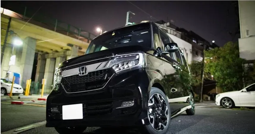 「1男子+4幼童」5屍命案！離奇陳屍箱型車內　警方初判結果曝