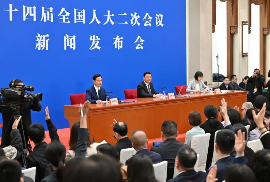 大陸兩會/外媒問美選…人大發言人：不持立場　反批美國會議員訪台是粗暴干涉內政