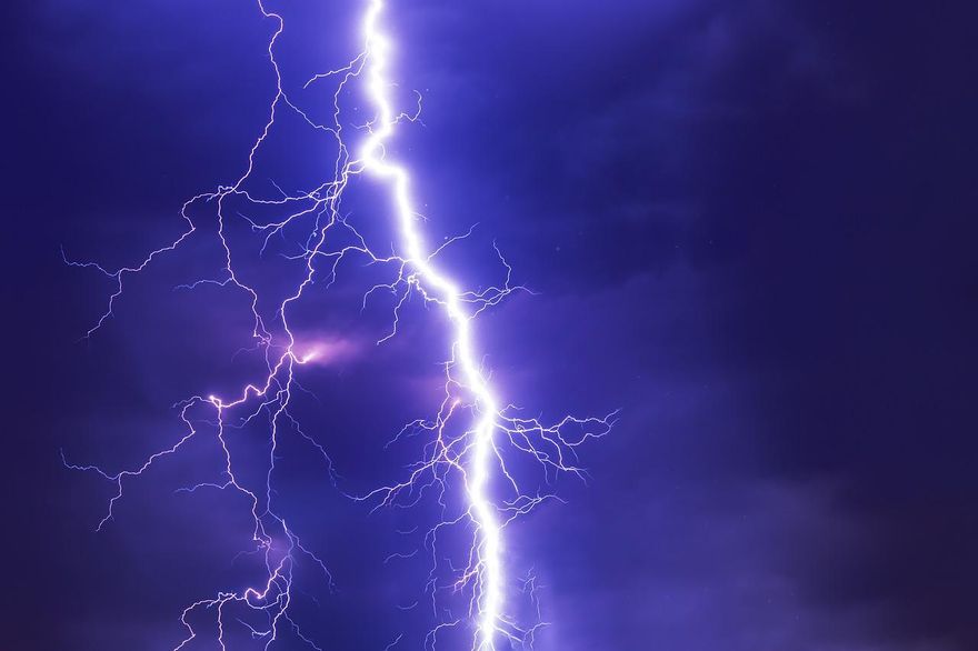 海邊突降雷雨！美南卡海灘20人遭閃電擊中送醫救治