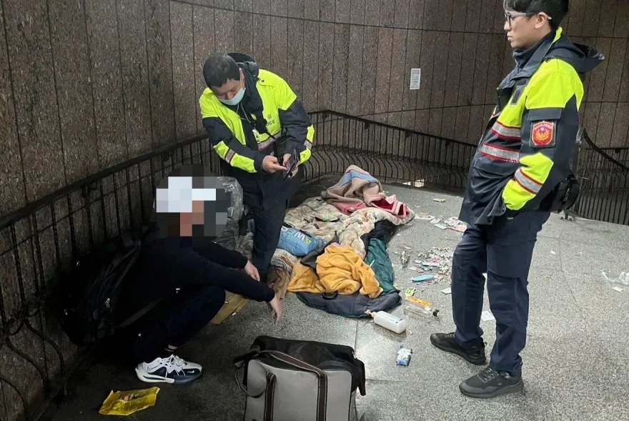 影/板橋運動中心寄生男「全身潮牌」識貨NIKE　洗澡順便偷來換