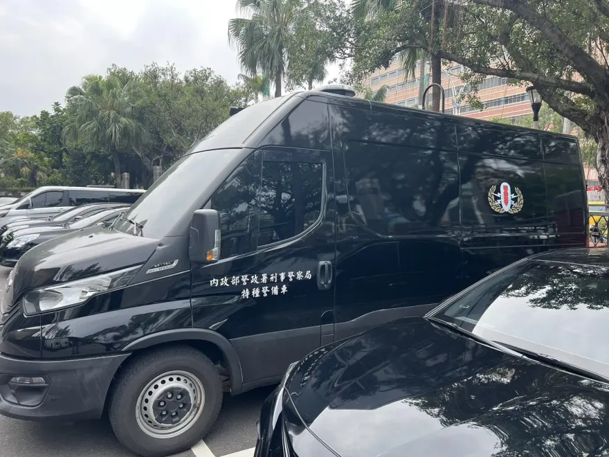 5立委遭恐嚇信威脅！保六警出動防爆車、金屬探測器