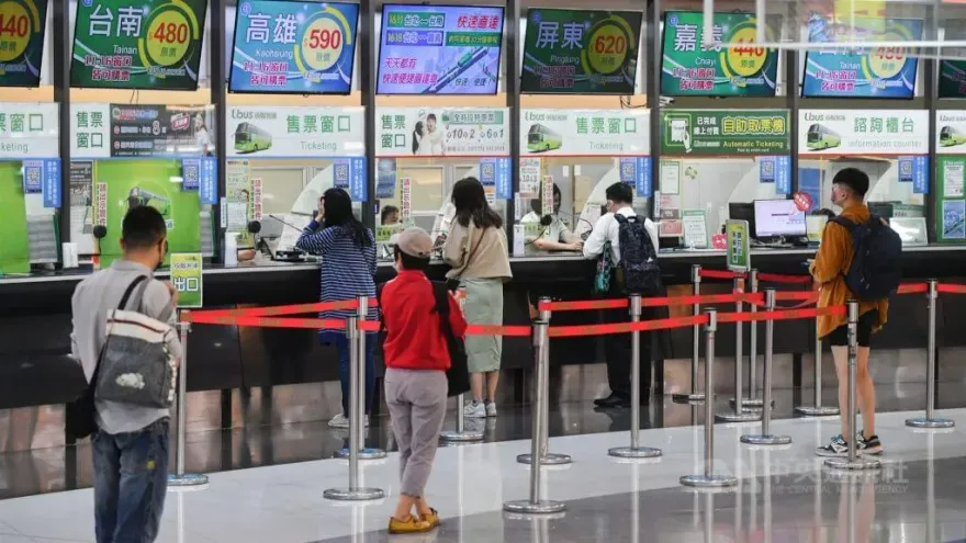 經費被凍結50%　公路局急了：客運業者恐停駛倒閉