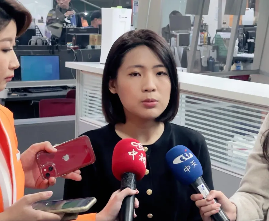 抱著「災難」不放！民進黨就是盧小小　徐巧芯：狂吃中華民國憲法自助餐