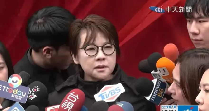 民眾黨瀕臨內戰？蔡壁如氣炸麥寮輔選海報沒有她　黃珊珊回應：她是公務員