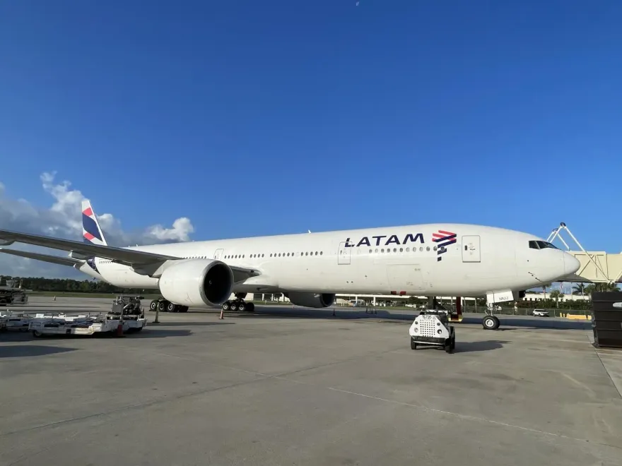 南美航空高空中發生「技術問題」50人受傷　機艙劇烈晃動乘客被拋飛