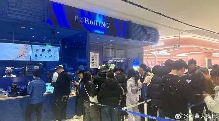 瑞士捲界愛馬仕！網紅名店進京展店吸大批人潮　黃牛藉機喊價「一條520元」