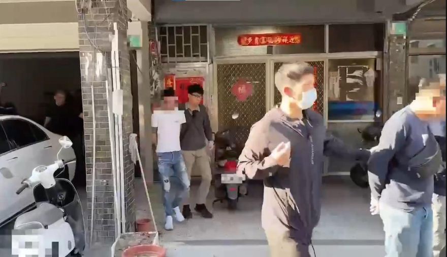 影/攻堅畫面曝！台南霹靂小組閃過監視器搗毒窟　3男移送