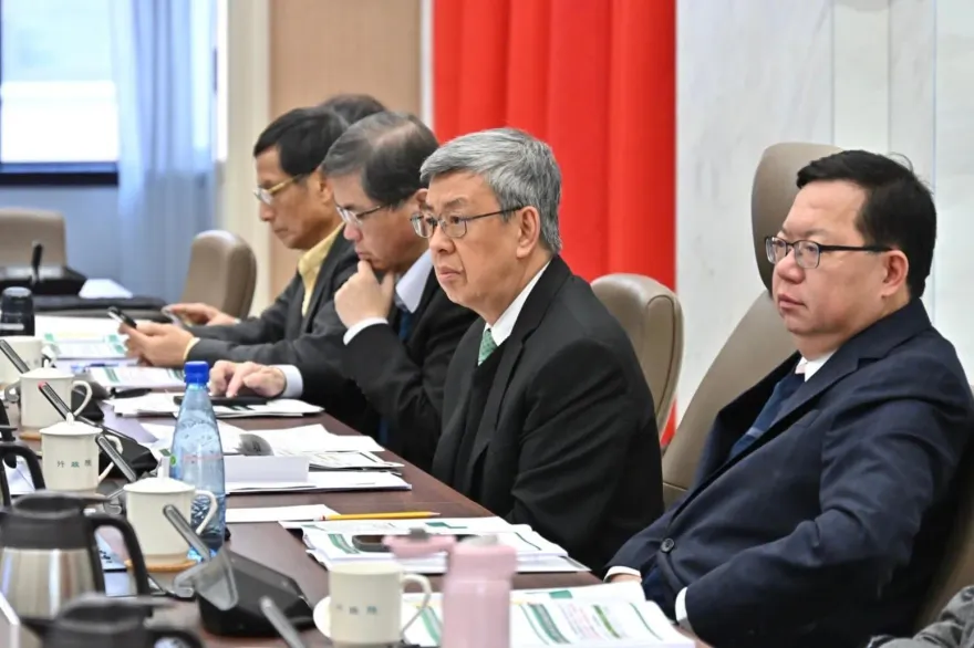 西布特羅瘦肉精、蘇丹紅毒辣椒粉…行政院終於舉行食安會報　陳建仁：嚴查業者